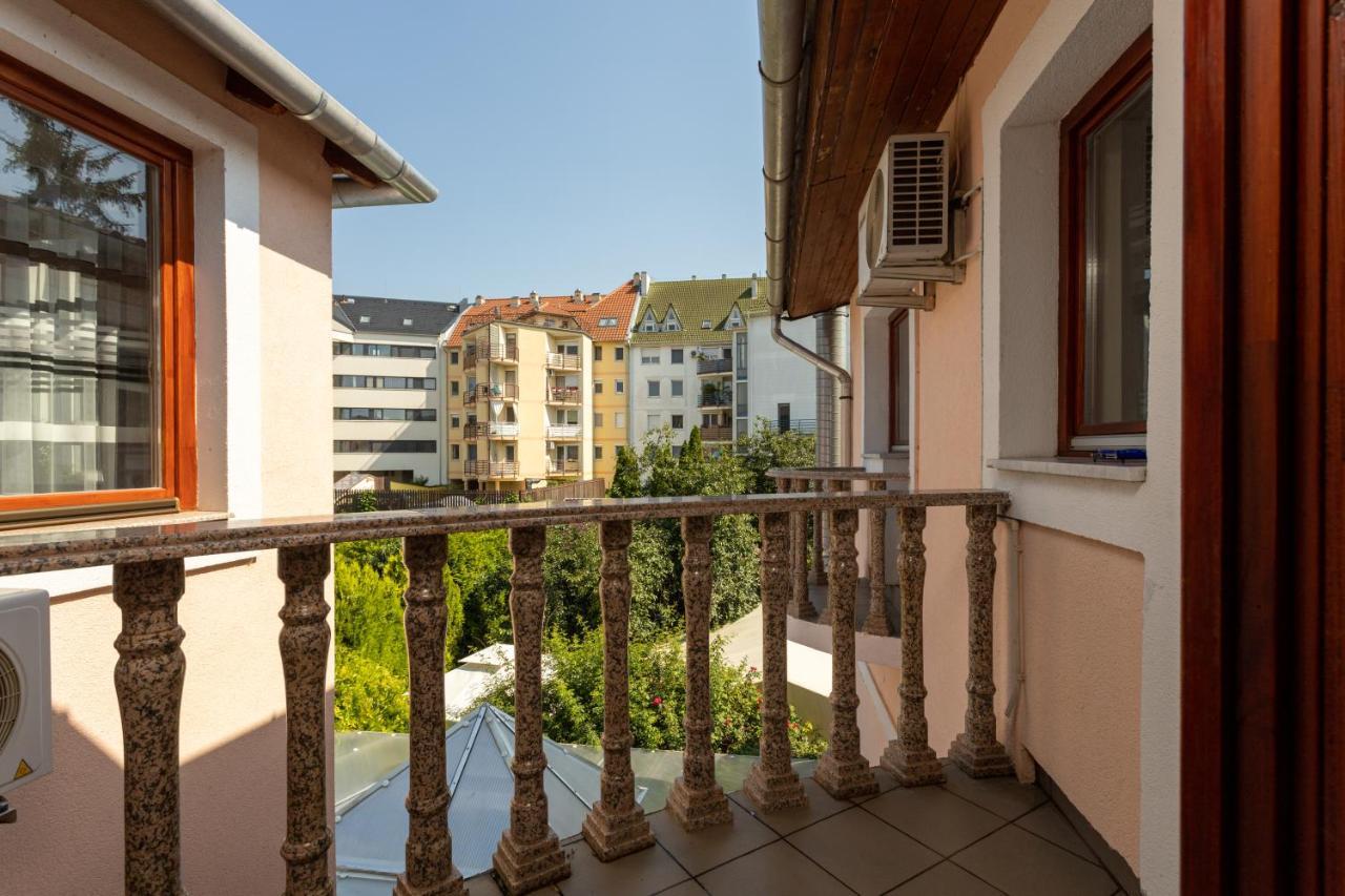 Illes Hotel Szeged Exterior photo