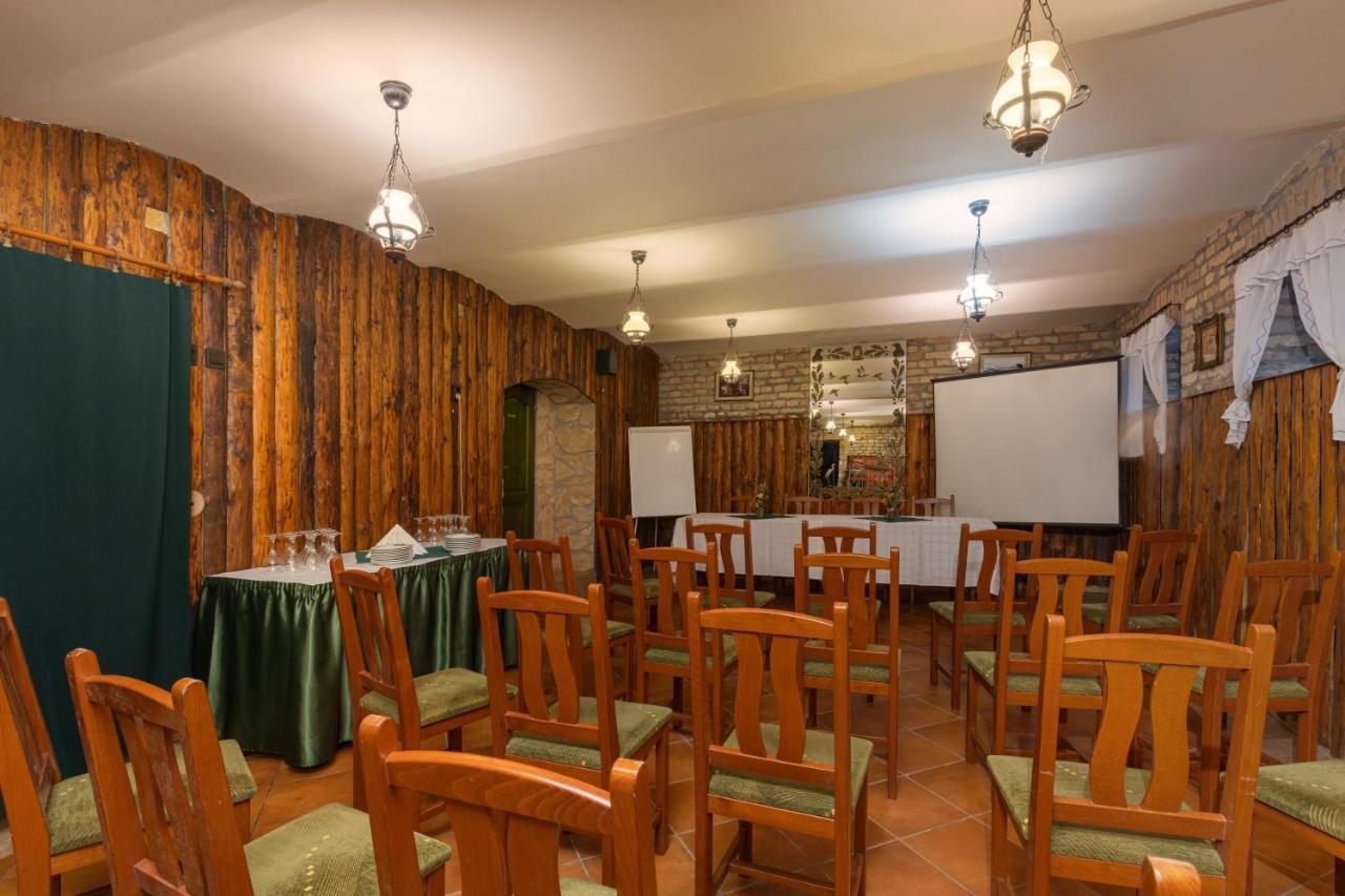 Illes Hotel Szeged Exterior photo