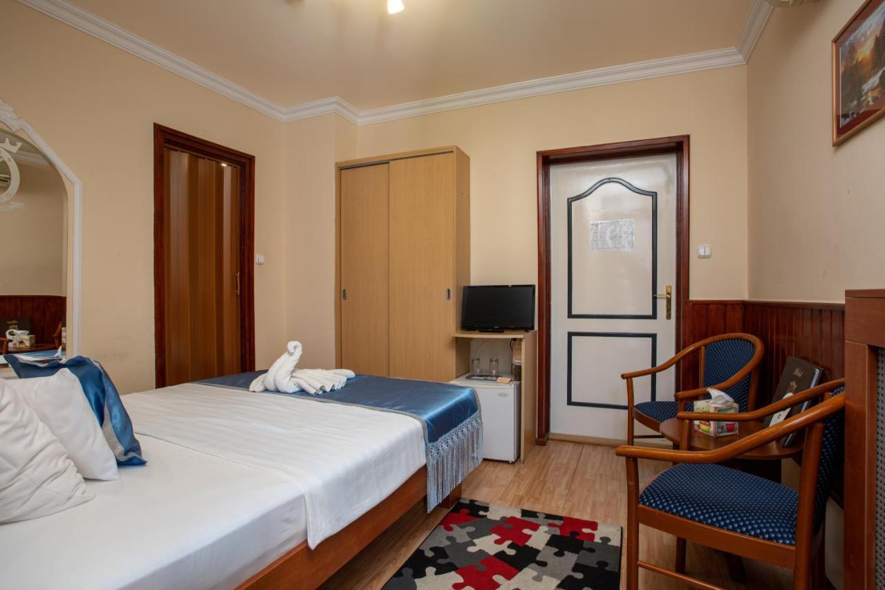 Illes Hotel Szeged Exterior photo