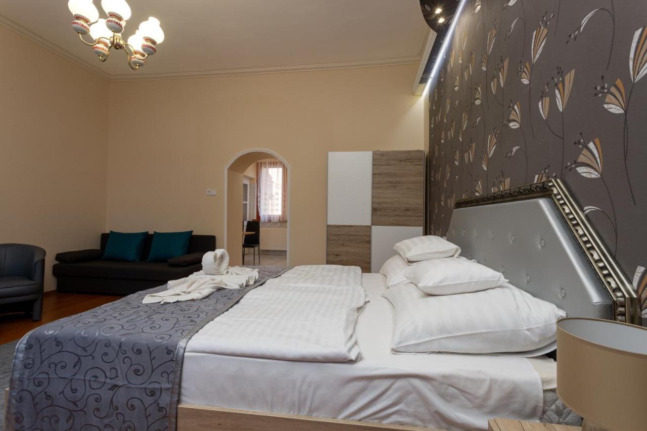 Illes Hotel Szeged Exterior photo