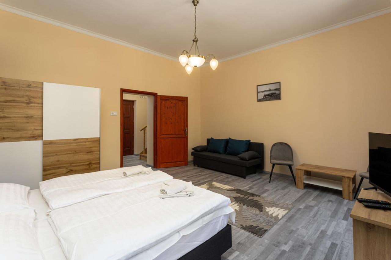 Illes Hotel Szeged Exterior photo